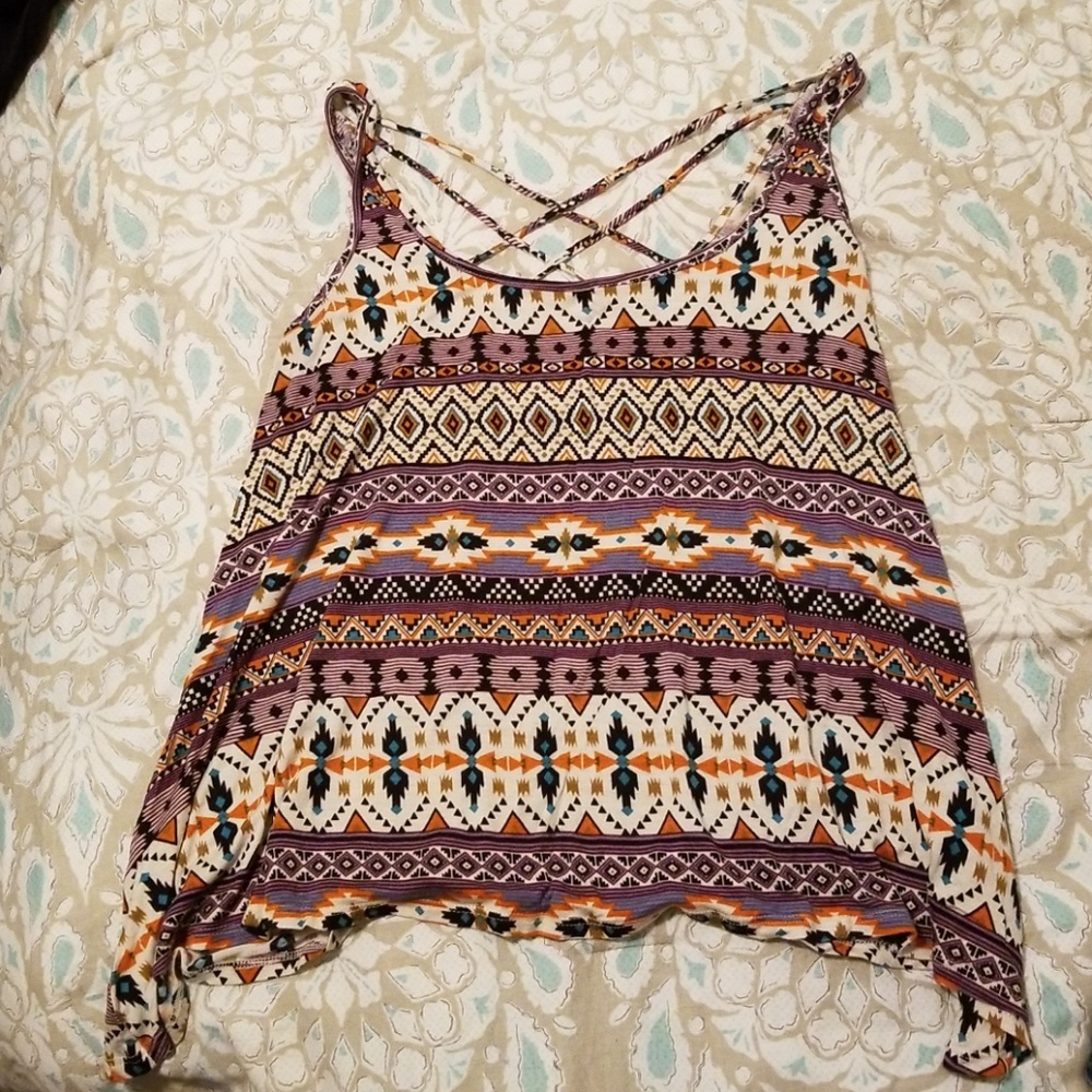 Aztec pattern tank